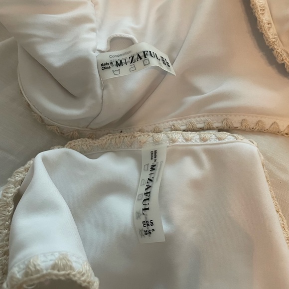 Swimsuit size medium - Picture 4 of 4